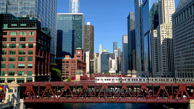 火车经过芝加哥的高架桥，慢镜头视频下载