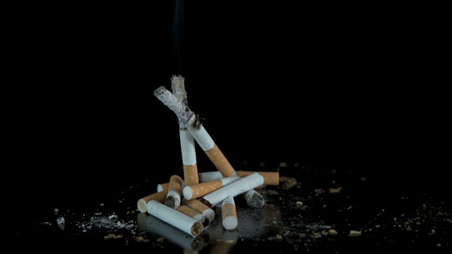 香烟和肺癌。视频素材