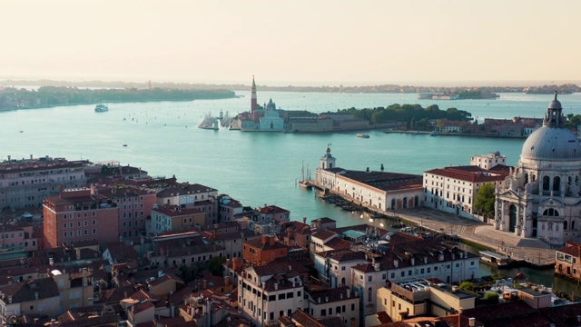 如意大利威尼斯的大运河和圣乔治马焦雷岛视频下载