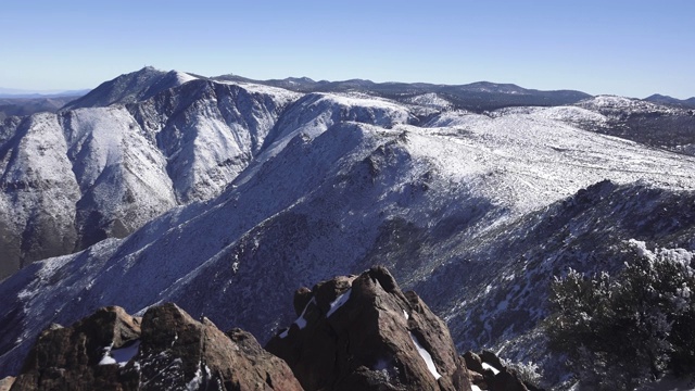 在加州有雪山的美丽风景视频下载