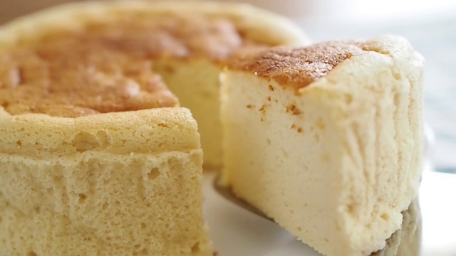 日本的棉花奶酪蛋糕，切了一片视频下载