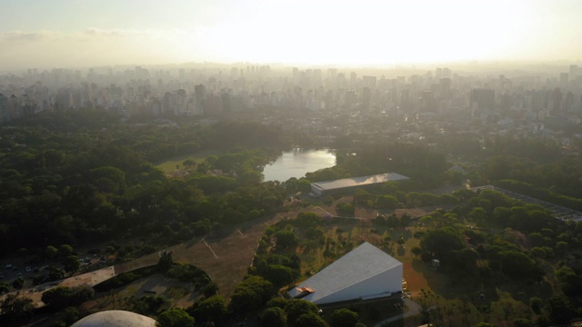 巴西圣保罗，Ibirapuera公园和建筑的背景视频下载