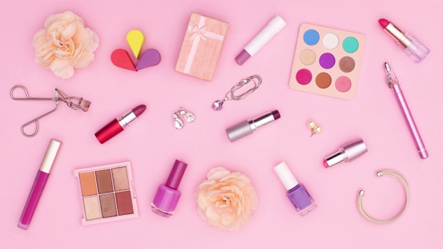 粉彩美妆产品及配饰以粉色为主。停止运动视频下载