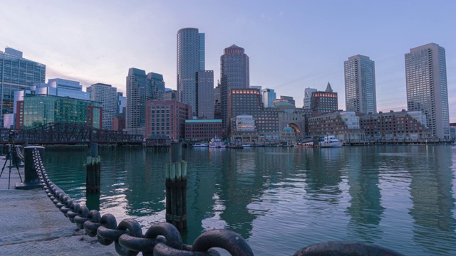 4k超高清时间流逝镜头波士顿海港城市景观从范码头公园在马萨诸塞州，美国日落时刻视频素材