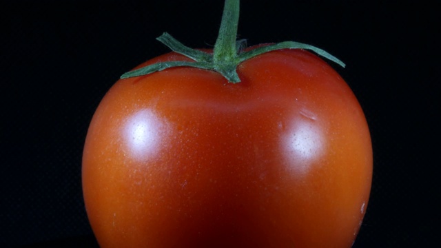 西红柿的宏镜头在4K视频素材