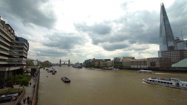 伦敦与泰晤士河的天际线，时光流逝视频下载