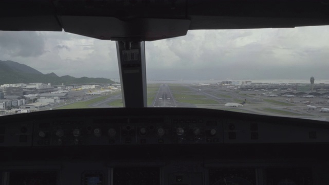 香港Intl。机场、进近和着陆(POV射击)视频素材