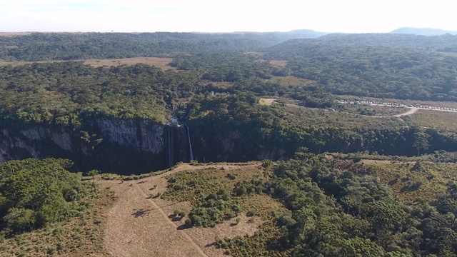 奇妙的峡谷在空中场景4。Itaimbezinho峡谷，南坎巴拉，巴西。视频素材