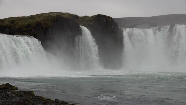 冰岛。Godafoss瀑布。视频素材