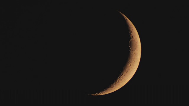 通过大望远镜拍摄的月球。我的天文工作。视频素材