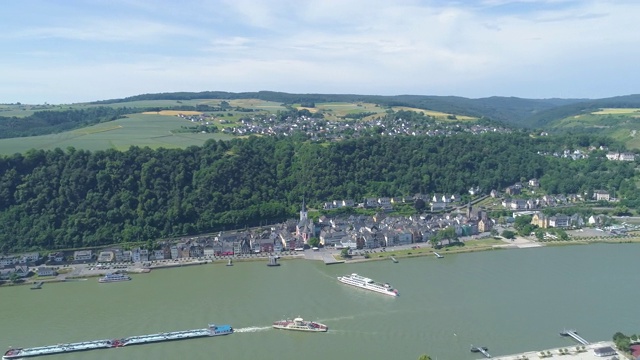 德国莱茵河/莱茵兰-普法尔茨的罗蕾莱(罗蕾莱岩石)景观视频下载
