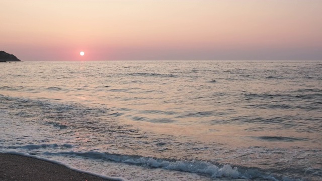 海浪与日落视频素材