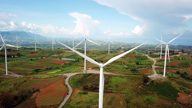 风车鸟瞰图替代能源，风力涡轮机视频下载