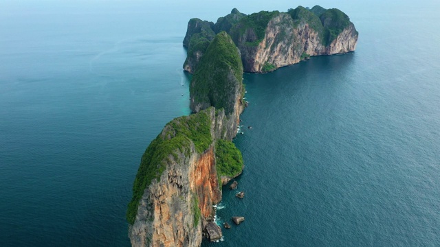 泰国皮皮岛的皮皮岛向前倾斜视频素材