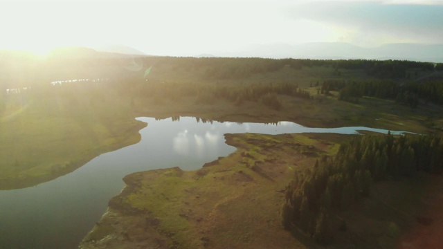 山水库纯净的湖大台地国家森林傍晚日落4K系列视频视频下载