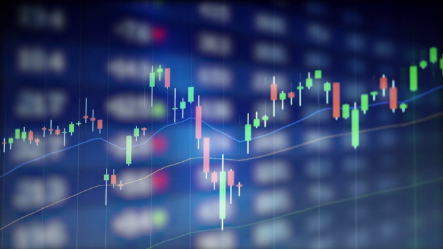 股票交易市场与投资，股票价格表用图表符号表示，金融业务投资概念。视频素材