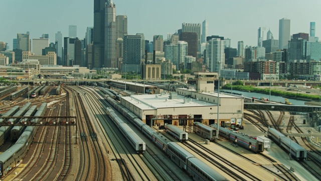 美国铁路公司开往芝加哥的火车-无人机射击视频下载
