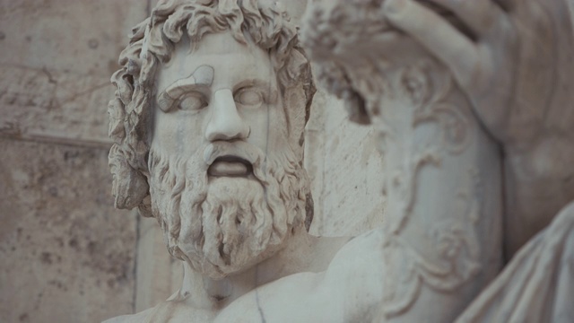 罗马之美:国会山上的雕塑细节视频素材