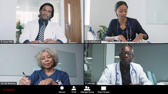 年轻女医生领导与同事的视频会议视频下载