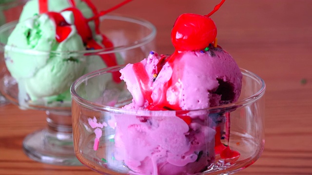 樱桃和开心果冰淇淋视频下载