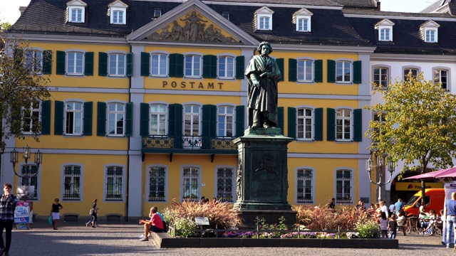德国波恩的贝多芬雕像视频下载