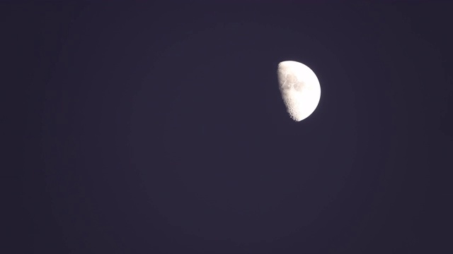 云上的月亮视频素材