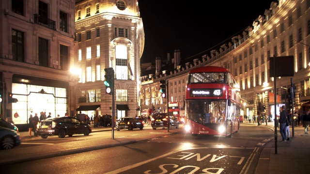 伦敦摄政街南端的夜晚视频素材