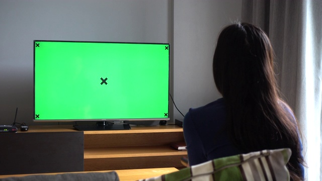 看电视绿色屏幕视频素材