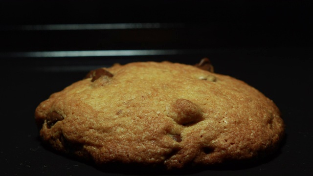 烘焙巧克力饼干:概念视频素材