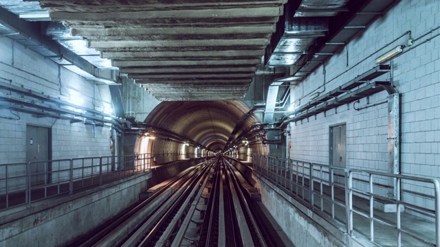 T/L POV地铁穿越隧道视频素材
