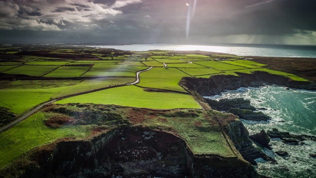 鸟瞰图的农村景观在英国-威尔士视频下载