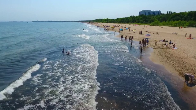格丁尼亚的城市海滩视频下载