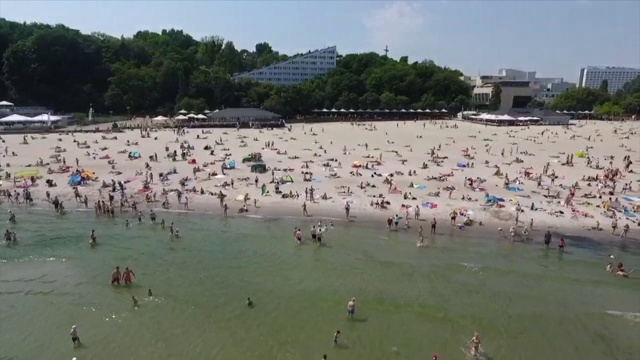 格丁尼亚的城市海滩视频下载