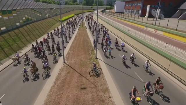 在Tricity的盛大自行车骑行视频下载