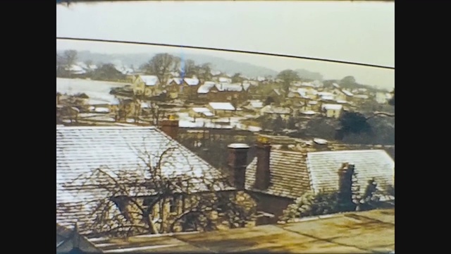 1969年，英国冬季的英国小镇景观视频下载