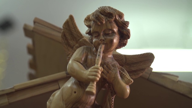 天使的小雕像视频下载