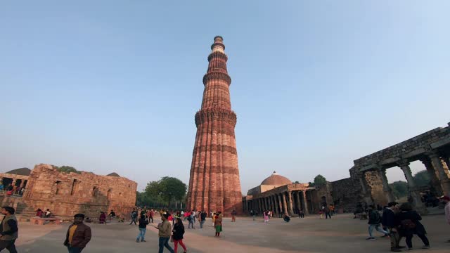 宽，Qutub Minar，新德里，印度视频素材