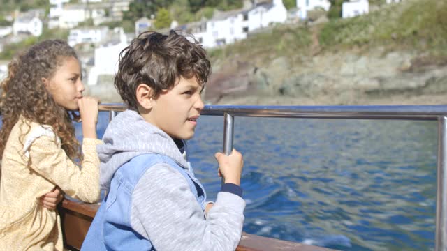 家庭船旅行视频素材