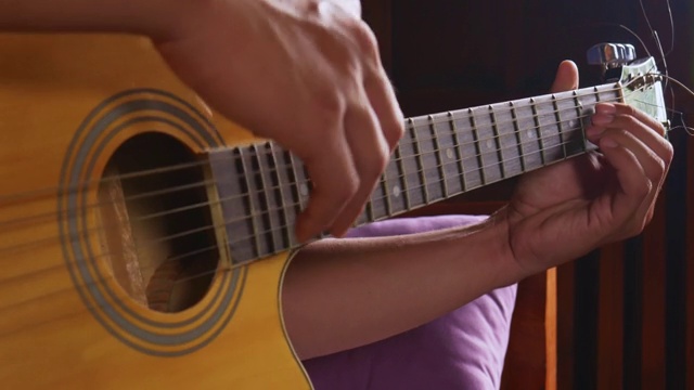吉他手演奏古典吉他视频素材