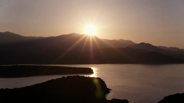 希腊海岸线上的日落视频素材