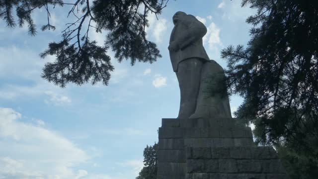 俄罗斯最大的列宁纪念碑在杜布纳城。视频素材