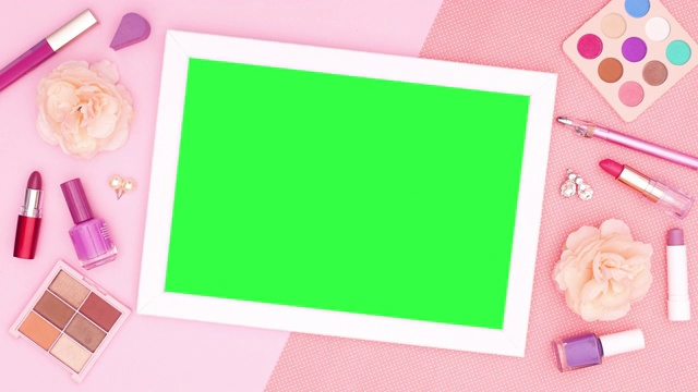 框与绿色屏幕移动包围与彩妆和化妆品产品。停止运动视频素材