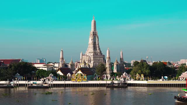位于泰国曼谷的湄南河旁的阿仑寺视频素材