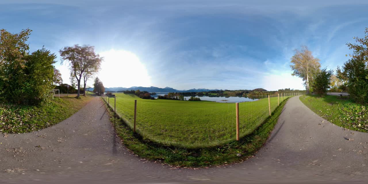 360 VR /自行车道，位于巴伐利亚阿尔卑斯湖畔视频下载