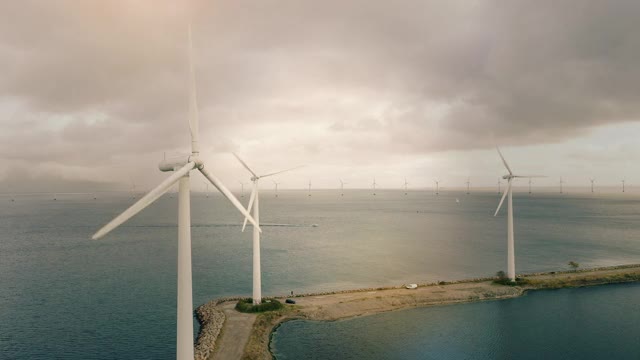 海上风力涡轮机视频素材