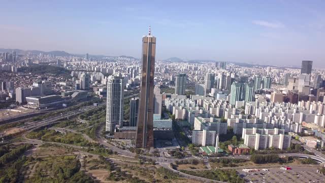 韩国首尔永登浦区Yeouido金融区63号楼和国际金融中心首尔视频素材