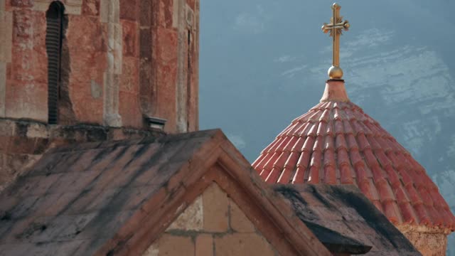 位于纳戈尔诺-卡拉巴赫的亚美尼亚修道院视频下载