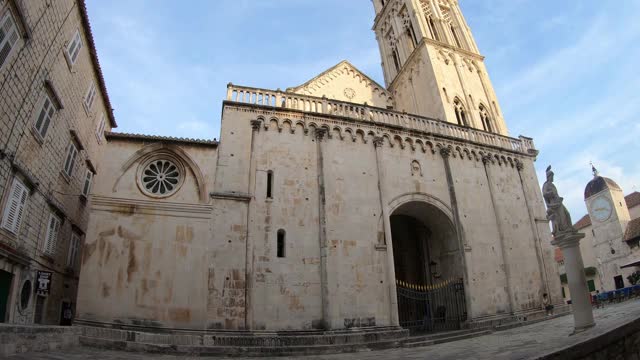 克罗地亚特罗吉尔老城的圣劳伦斯大教堂视频下载