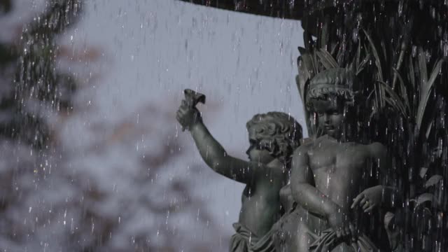 中央公园里的小天使视频下载