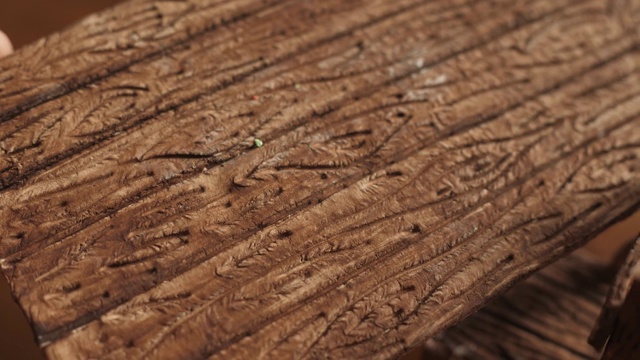 木制桌子表面由粘土微型diy聚合物视频素材